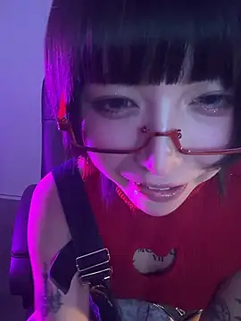 Snapshot of MissMelty chatting on June 20, 2026, 1:49 pm MissMelty online show from June 20, 2026, 1:49 pm