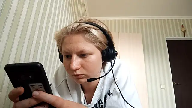 JennyShortcut online show from June 18, 2026, 12:43 pm