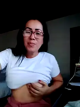 Cuchibarbie online show from July 17, 2026, 9:45 pm