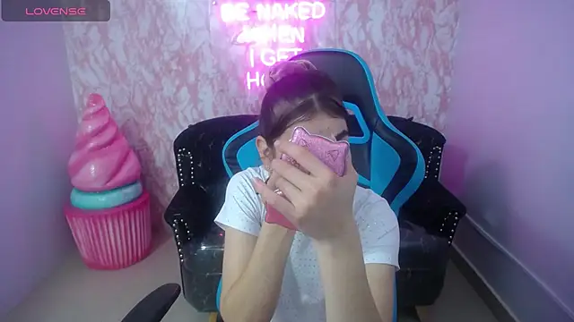 Snapshot of KiaraStar_ch chatting on July 9, 2026, 7:46 pm KiaraStar ch online show from July 9, 2026, 7:46 pm