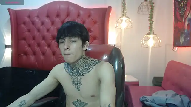Snapshot of Cry_thereal chatting on July 6, 2026, 10:01 pm Cry thereal online show from July 6, 2026, 10:01 pm