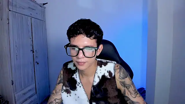 Snapshot of tylerrnova chatting on June 23, 2026, 3:26 am tylerrnova online show from June 23, 2026, 3:26 am