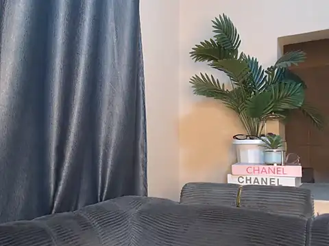 Snapshot of RosieGloww chatting on June 19, 2026, 12:49 am RosieGloww online show from June 19, 2026, 12:49 am