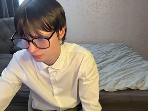 davloves online show from June 17, 2026, 12:04 pm