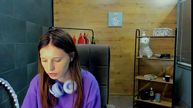 SusannFisher online show from July 1, 2026, 9:53 am