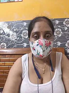Snapshot of Garimaa_Cherry chatting on July 21, 2026, 8:21 pm Garimaa Cherry online show from July 21, 2026, 8:21 pm