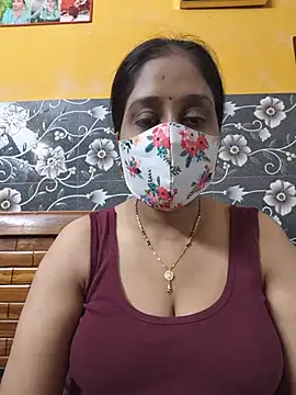 Snapshot of Garimaa_Cherry chatting on July 5, 2026, 6:59 pm Garimaa Cherry online show from July 5, 2026, 6:59 pm