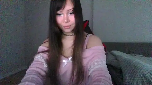 Snapshot of MiaSavageQueen chatting on June 19, 2026, 1:17 pm MiaSavageQueen online show from June 19, 2026, 1:17 pm