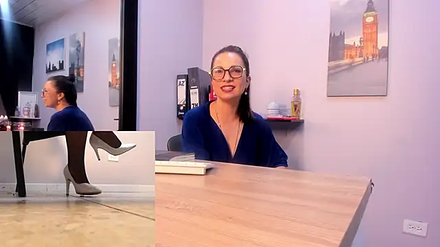 Snapshot of Greta_Borbon_ chatting on July 9, 2026, 11:31 am Greta Borbon online show from July 9, 2026, 11:31 am