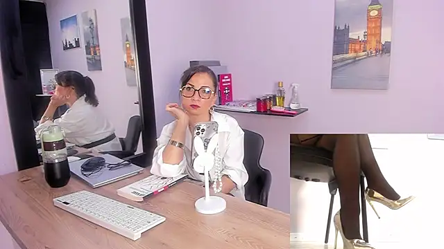 Snapshot of Greta_Borbon_ chatting on July 15, 2026, 12:12 pm Greta Borbon online show from July 15, 2026, 12:12 pm