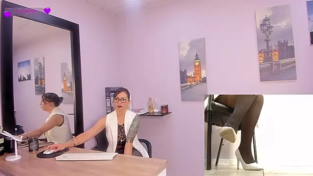Snapshot of Greta_Borbon_ chatting on July 17, 2026, 12:02 pm Greta Borbon online show from July 17, 2026, 12:02 pm