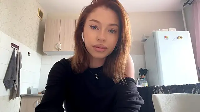 LilyBIoom online show from June 22, 2026, 3:12 am