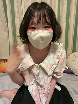 Snapshot of cocoa_lollipop_ch chatting on July 4, 2026, 1:37 pm cocoa lollipop ch online show from July 4, 2026, 1:37 pm