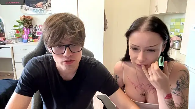 Snapshot of JadeNoiiir chatting on June 27, 2026, 11:16 am JadeNoiiir online show from June 27, 2026, 11:16 am