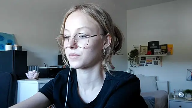 Snapshot of ShondaPaules chatting on June 23, 2026, 8:23 am ShondaPaules online show from June 23, 2026, 8:23 am