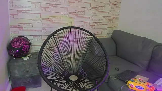 Snapshot of arwen_violett chatting on July 8, 2026, 8:42 pm arwen violett online show from July 8, 2026, 8:42 pm