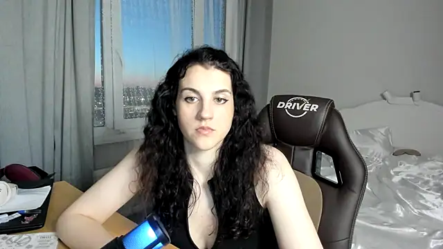 Snapshot of Avelinatt chatting on July 18, 2026, 8:28 pm Avelinatt online show from July 18, 2026, 8:28 pm
