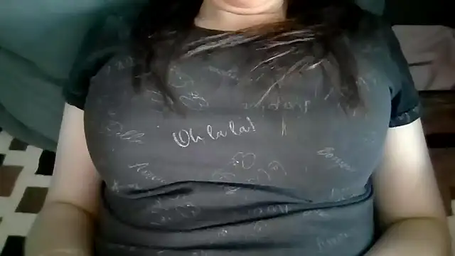 Snapshot of Nivella chatting on August 7, 2026, 12:55 pm Nivella online show from August 7, 2026, 12:55 pm