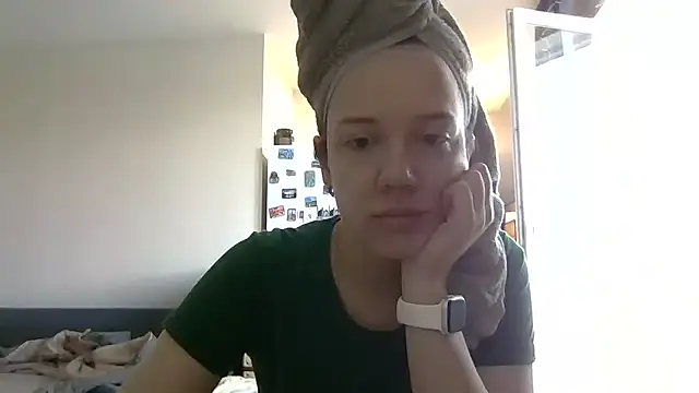 Snapshot of Nivella chatting on July 4, 2026, 8:31 am Nivella online show from July 4, 2026, 8:31 am