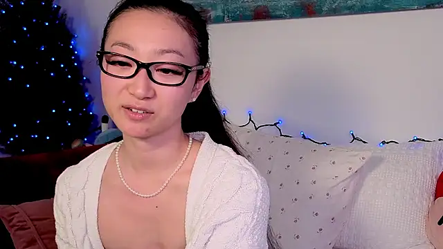 Snapshot of MySweetSofie chatting on December 17, 2025, 10:48 pm MySweetSofie online show from December 17, 2025, 10:48 pm