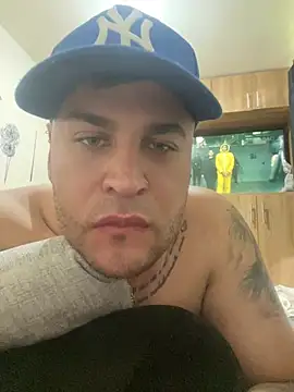 Snapshot of fuegolatinorojas chatting on June 19, 2026, 10:15 pm fuegolatinorojas online show from June 19, 2026, 10:15 pm