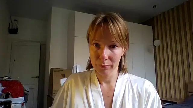 Snapshot of Deloriada chatting on July 7, 2026, 10:19 am Deloriada online show from July 7, 2026, 10:19 am