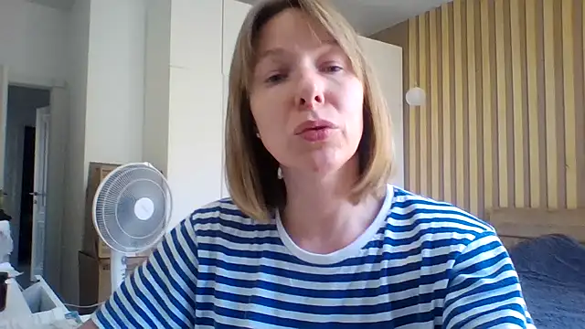 Snapshot of Deloriada chatting on July 1, 2026, 7:52 am Deloriada online show from July 1, 2026, 7:52 am