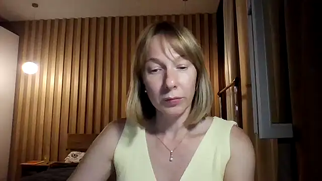 Snapshot of Deloriada chatting on July 19, 2026, 3:53 pm Deloriada online show from July 19, 2026, 3:53 pm