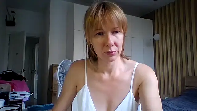 Snapshot of Deloriada chatting on July 24, 2026, 8:10 am Deloriada online show from July 24, 2026, 8:10 am