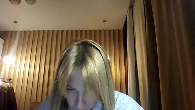 Snapshot of Deloriada chatting on July 25, 2026, 6:58 pm Deloriada online show from July 25, 2026, 6:58 pm