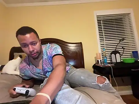 Snapshot of Charmingswoleking chatting on August 3, 2026, 1:25 am Charmingswoleking online show from August 3, 2026, 1:25 am