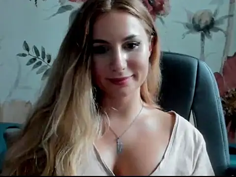 Snapshot of SweetLissi chatting on August 4, 2026, 5:17 pm SweetLissi online show from August 4, 2026, 5:17 pm