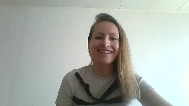 Snapshot of Nimetta chatting on July 7, 2026, 10:52 am Nimetta online show from July 7, 2026, 10:52 am