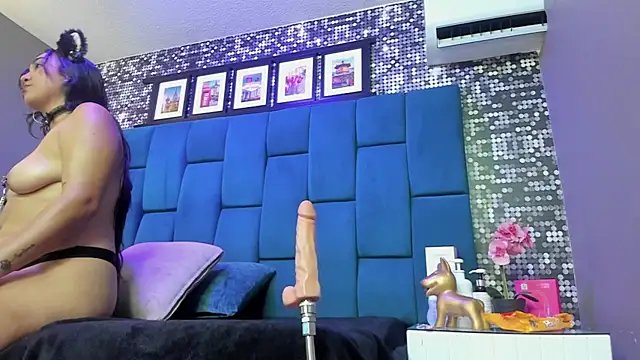 Snapshot of Clohe_blossom chatting on July 17, 2026, 7:44 pm Clohe blossom online show from July 17, 2026, 7:44 pm