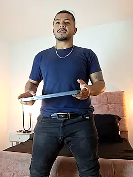 Snapshot of BrunoSilva_ chatting on July 17, 2026, 12:13 pm BrunoSilva online show from July 17, 2026, 12:13 pm