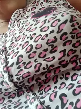 Snapshot of horny_couple- chatting on July 18, 2026, 2:20 am horny couple- online show from July 18, 2026, 2:20 am