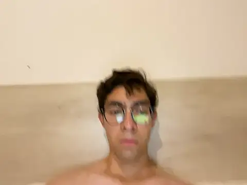 alexmb05 online show from June 22, 2026, 7:27 am