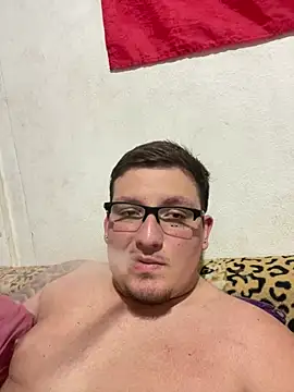 Snapshot of luisinnnnnn chatting on July 11, 2026, 4:57 am luisinnnnnn online show from July 11, 2026, 4:57 am