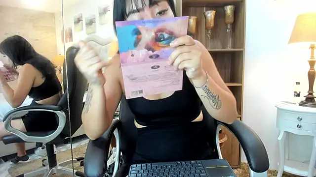 Snapshot of Luna_black19 chatting on July 9, 2026, 7:46 pm Luna black19 online show from July 9, 2026, 7:46 pm