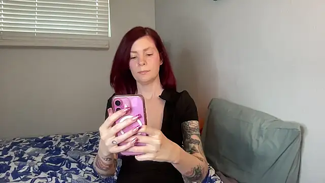 LylaFrost online show from July 24, 2026, 1:01 am