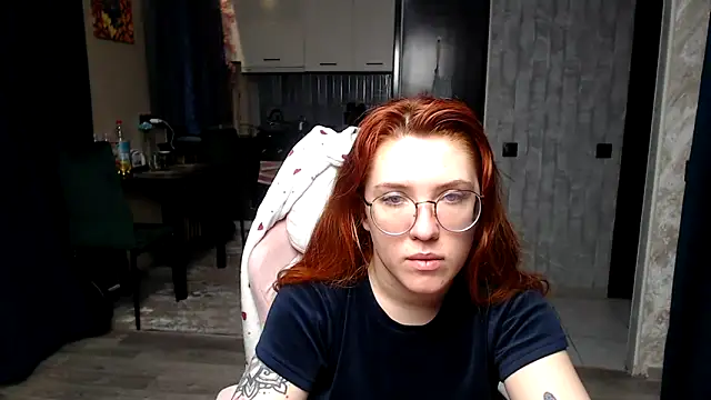 Reginasmilee online show from March 26, 2026, 3:27 am