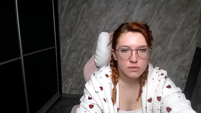 Reginasmilee online show from February 21, 2026, 1:40 am