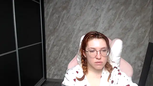 Reginasmilee online show from February 22, 2026, 3:20 am