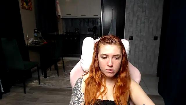 Reginasmilee online show from April 3, 2026, 2:51 am