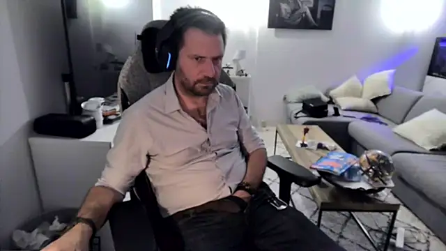 Snapshot of pc92160 chatting on July 28, 2026, 8:52 pm pc92160 online show from July 28, 2026, 8:52 pm