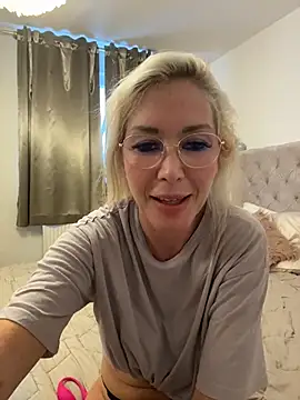Snapshot of Cindy_Stone_official chatting on June 30, 2026, 5:35 pm Cindy Stone official online show from June 30, 2026, 5:35 pm