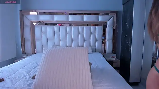 Snapshot of SarahPreston chatting on March 11, 2025, 5:46 pm SarahPreston online show from March 11, 2025, 5:46 pm