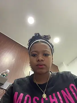 Snapshot of Isa_Giraldo1 chatting on June 23, 2026, 10:41 pm Isa Giraldo1 online show from June 23, 2026, 10:41 pm