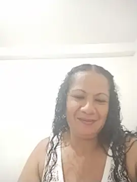 Yenifer caisedo online show from June 24, 2026, 12:04 pm