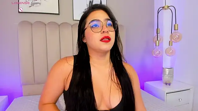 Snapshot of MarahBaker35 chatting on July 26, 2026, 1:34 am MarahBaker35 online show from July 26, 2026, 1:34 am